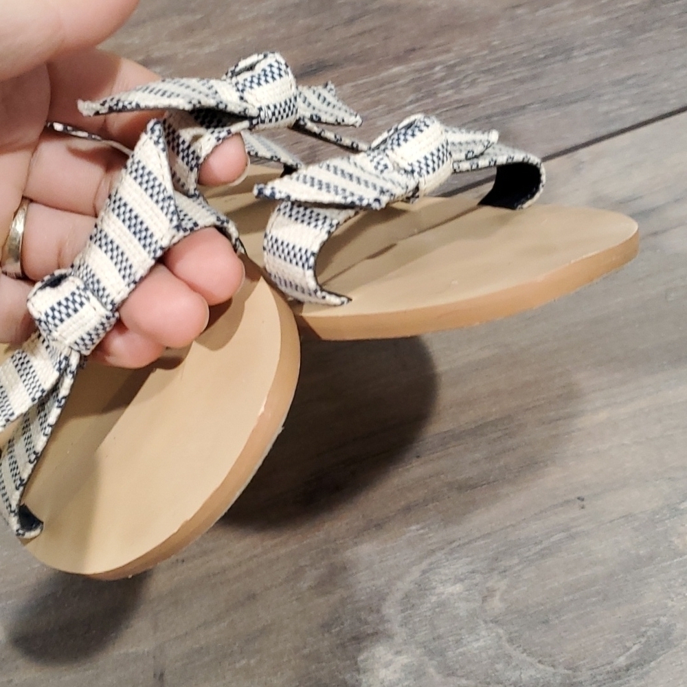 Kelly &Katie bows straps flats flip flop shoes sandals sz 8M - Picture 4 of 9